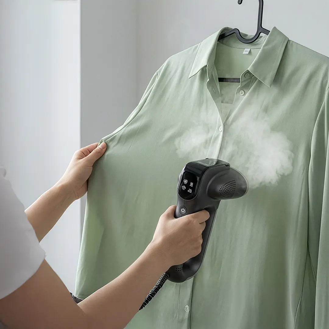 Green Lion Suction Steam Pro Garment Steamer - Black